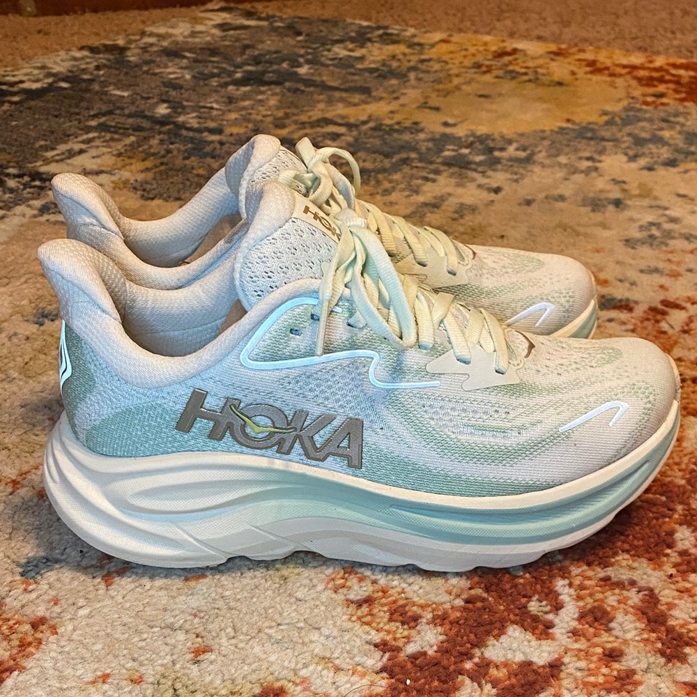 HOKA Clifton 10, W 6.5, Light green
